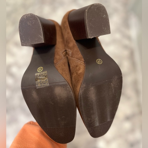 SHEIN Women’s Velvet Side Zipper Western Boots | Size 38 - Picture 5 of 8